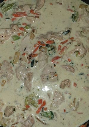 Une photo de Curry de poulet aux petits légumes