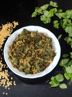 முருங்கை கீரை கூட்டு (Drumstick leaves mixed subji recipe in tamil) செய்முறை முக்கிய புகைப்படம்