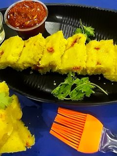ખાટા ઢોકળા(khatta dhokla recipe in Gujarati) રેસીપી મુખ્ય ફોટો