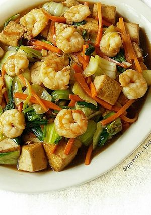 A picture of Tofu Shrimp Bokchoy Stir Fry in Ginger Sauce.