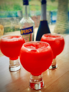 Una foto de Cóctel Aperol Spritz con Sandía