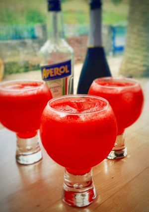 Una foto de Cóctel Aperol Spritz con Sandía