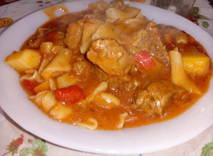 Una foto de Guiso de fideo con carne