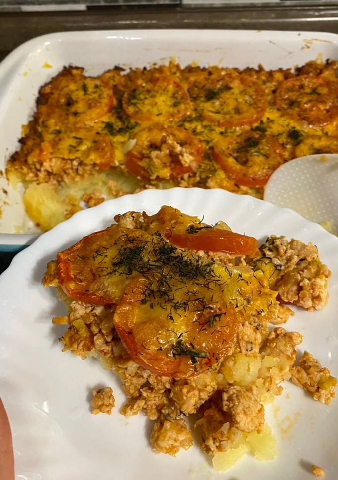Запіканка з картоплею та фаршем😋