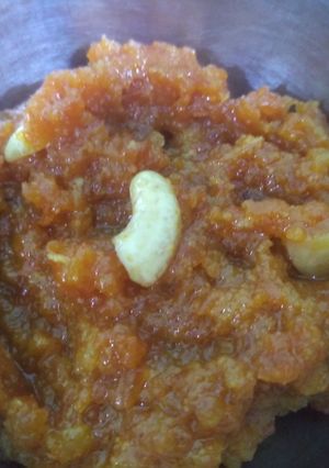 गाजर का हलवा (gajar ka halwa recipe in Hindi) रेसिपी मुख्य फोटो