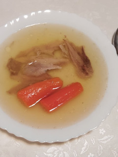 Gyöngytyúk leves recept fotója