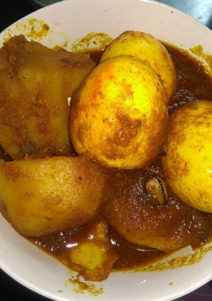 A picture of Egg curry.