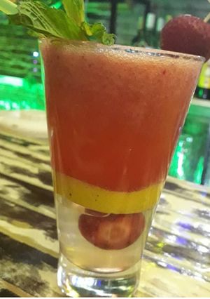 Una foto de Licuado de banana y cerezas