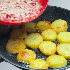 A picture of Eggs and Potatoes.