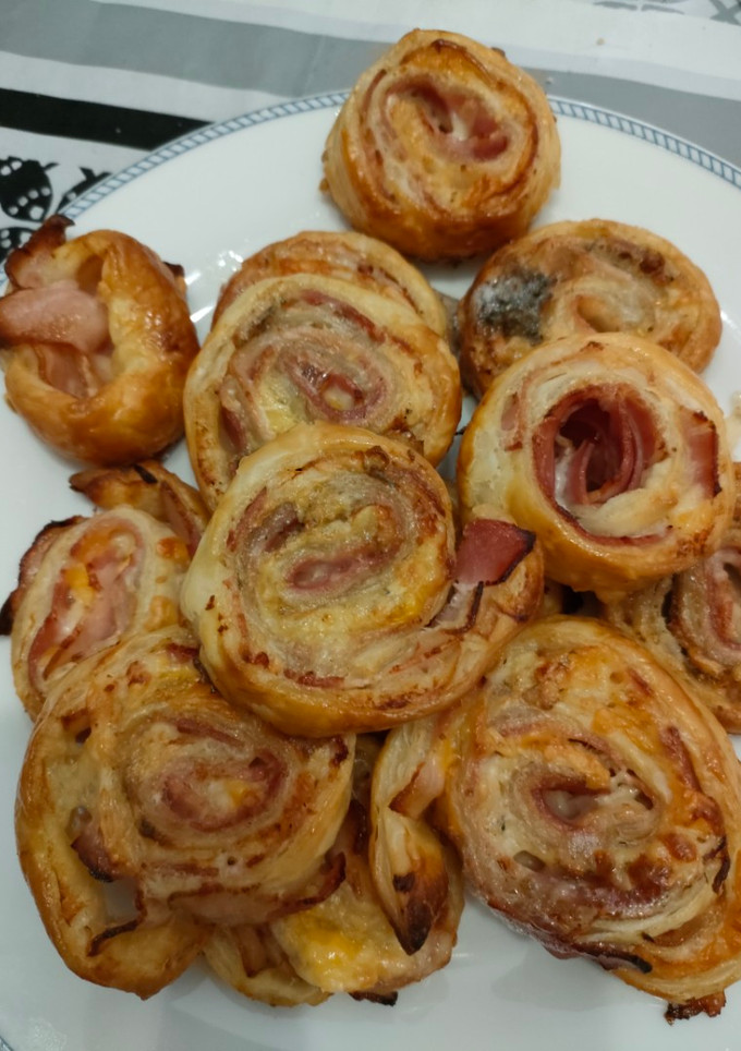 Una foto de Rollitos de bacon y queso