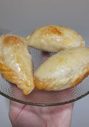 Una foto de Empanadas Caprese