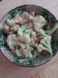 白花菜炒雞丁 的食譜成品照片