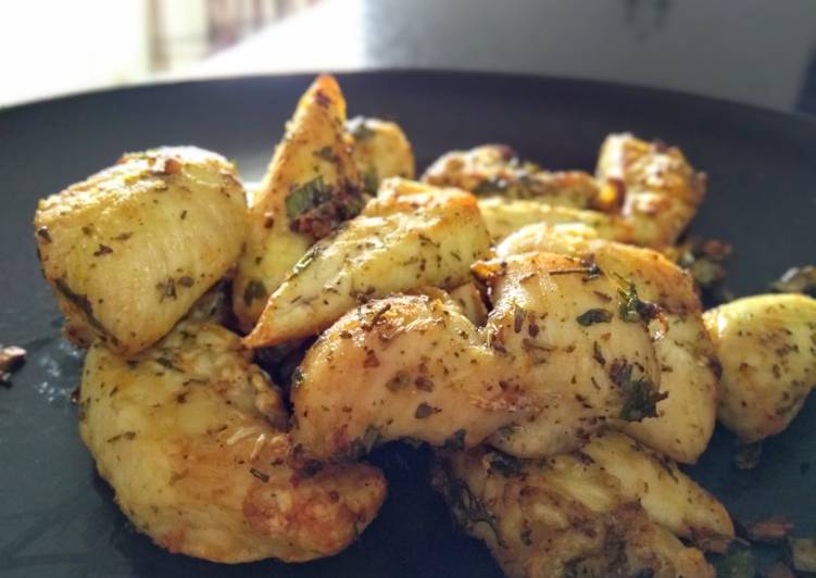 
  Frango Com Ervas Na Fritadeira Elétrica
