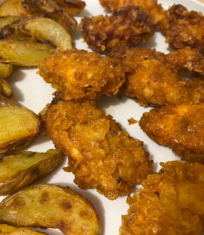 Une photo de Poulet Tenders KFC et potatoes