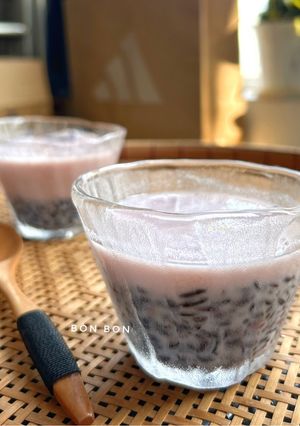 Hình của món Chè Nếp Than Sữa Tươi.
