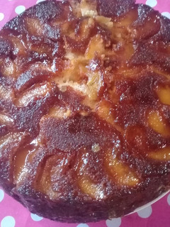 Una foto de Torta invertida de manzana