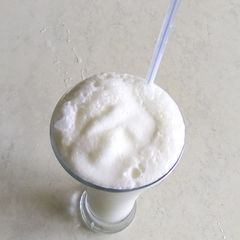 A picture of Vanilla milkshake.