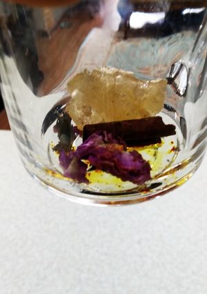 عکسی از دستور دمنوش گل و دارچین