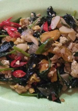 Foto resep Tumis Bayam Telur Simple