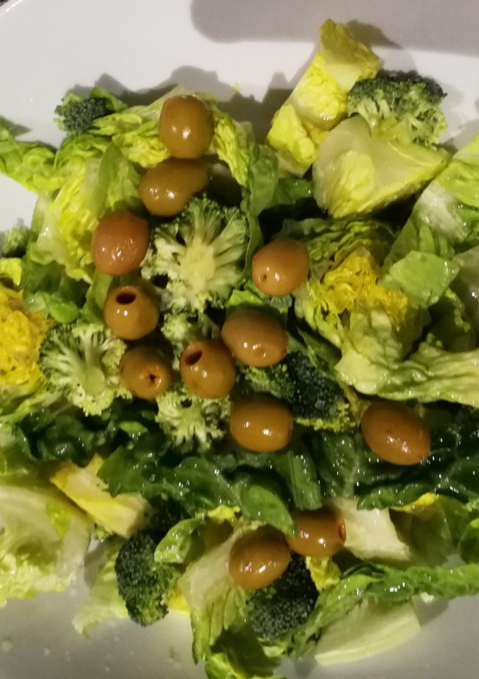 Una foto de Ensalada verde que te quiero verde