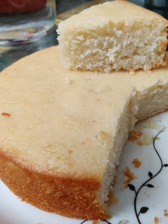 A picture of Rava cake.