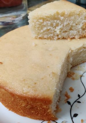 A picture of Rava cake.
