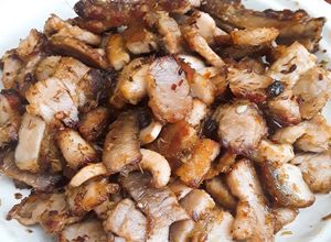 Hình của món Ba rọi chiên sả ớt.