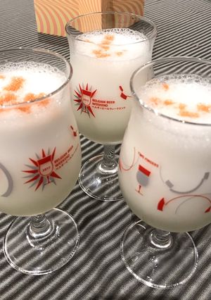 Una foto de Pisco Sour clásico