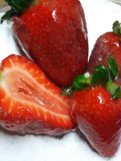 Una foto de Frutillas perfectas!! Decorando casi profesionalmente... 🍓🍓🍓