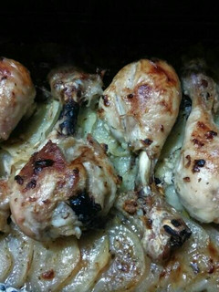 Una foto de Tuto de pollo al horno con salsa de chimichurri casera