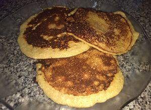 Una foto de Waffles de avena banana y miel