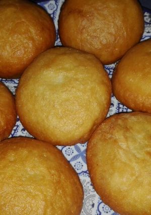 A picture of Fried Pizza kachori.