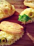Choux salés à la crème béchamel aux poulet et aux fromages