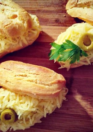 Une photo de Choux salés à la crème béchamel aux poulet et aux fromages