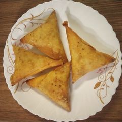 A picture of Pizza Samosa.