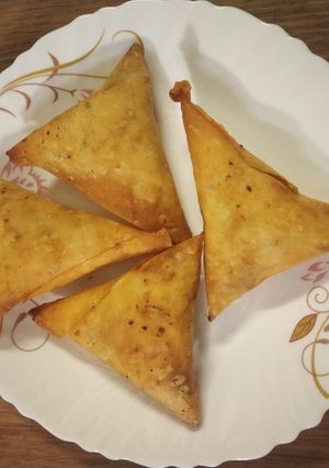 A picture of Pizza Samosa.