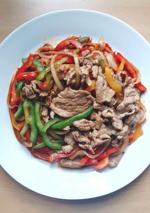 รูปของ หมูสไลซ์ผัดพริกหวาน