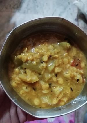 A picture of Chana daal with ridge gourd.