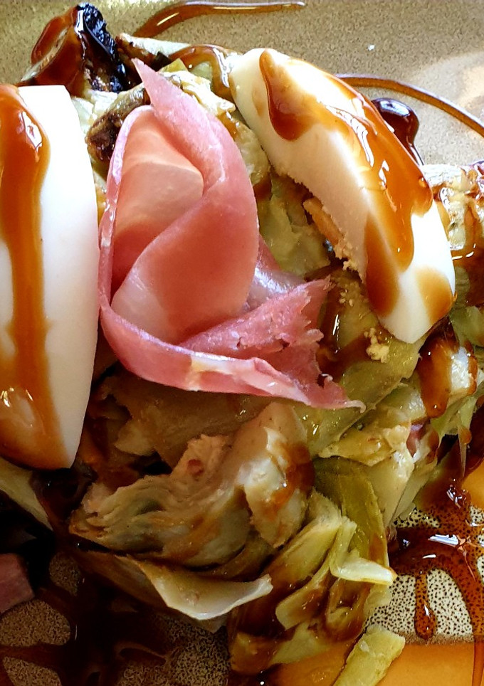 Una foto de Alcachofas con Jamón y huevo duro