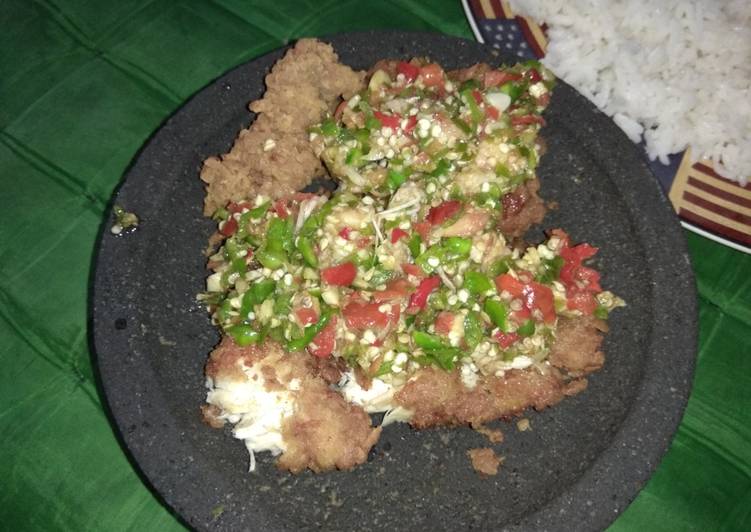 Ayam geprek (MIRIP OLIVE FRIEDCHIKEN JOGJA)?