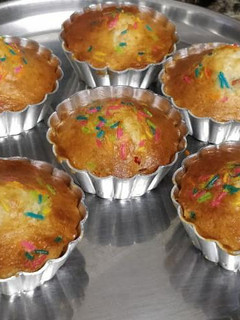 A picture of Muffins.