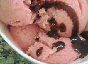صورة لوصفة مثلجات الفراولة 🍓🍦