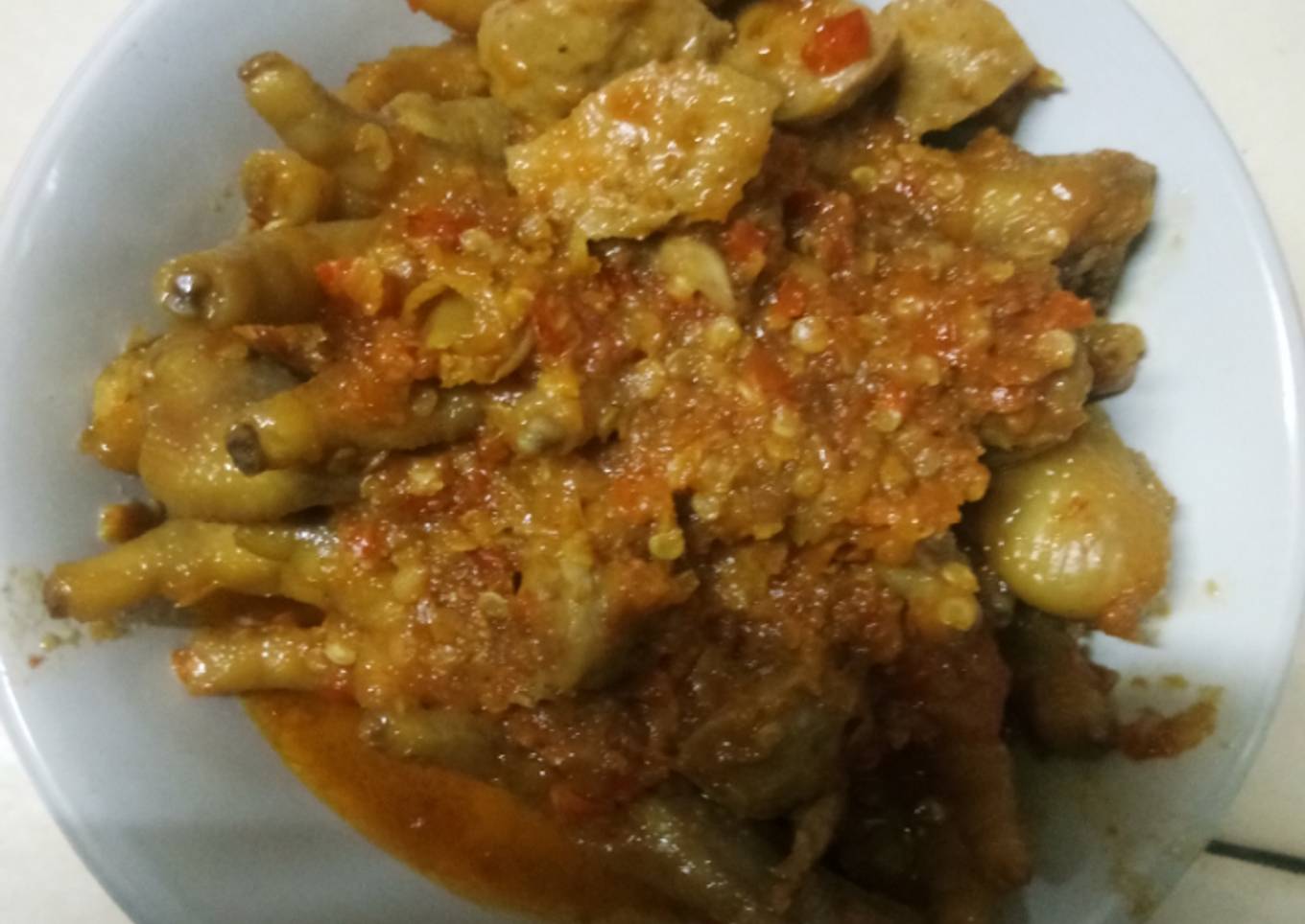 Ceker pedas dan bakso
