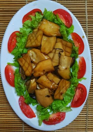 Hình của món Nấm đùi gà xào chua ngọt.