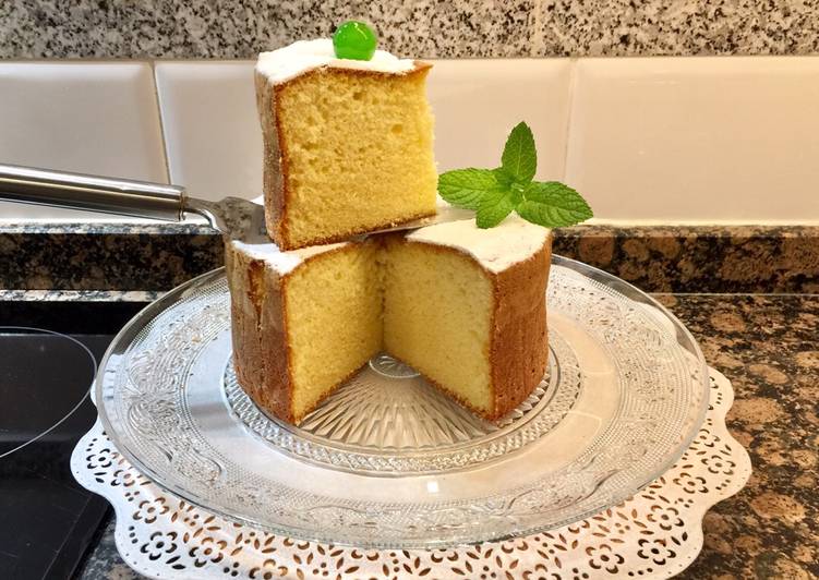 Bizcocho muy esponjoso de limón y mantequilla, sin gluten