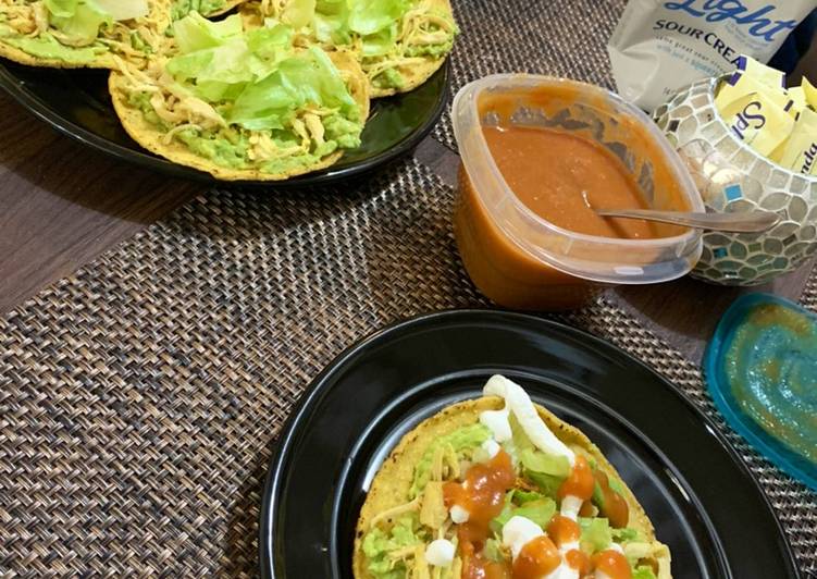 Tostadas de aguacate π₯ con pollo π