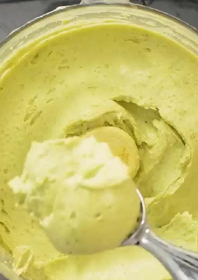 A picture of Avocado and Banana Smooth.