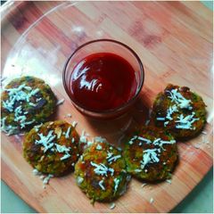A picture of Karela cutlets.