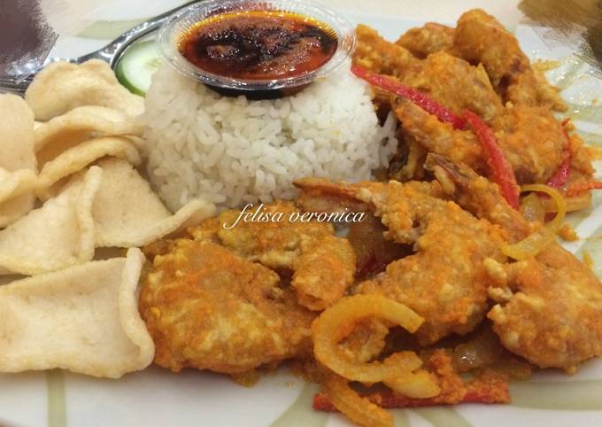 Udang goreng saus telur asin(salted egg)