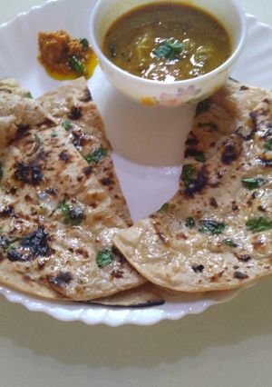 तंदुरी रोटी (Tandoori roti recipe in marathi) रेसिपी चे मुख्य फोटो